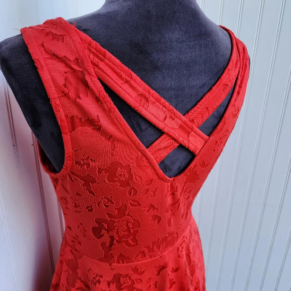 Candie's Mini Dress Bright Red Lace Burnout Lined Sleeveless Cross Back Floral M - Picture 7 of 13